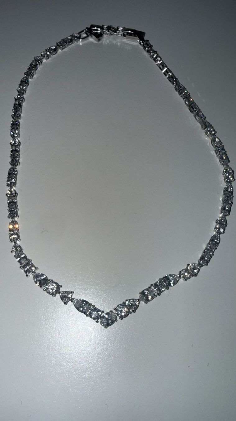 Swarovski Ketten: Swarovski Halskette – Neu (gemäss Beschreibung) aus Niederwangen BE von edls2705