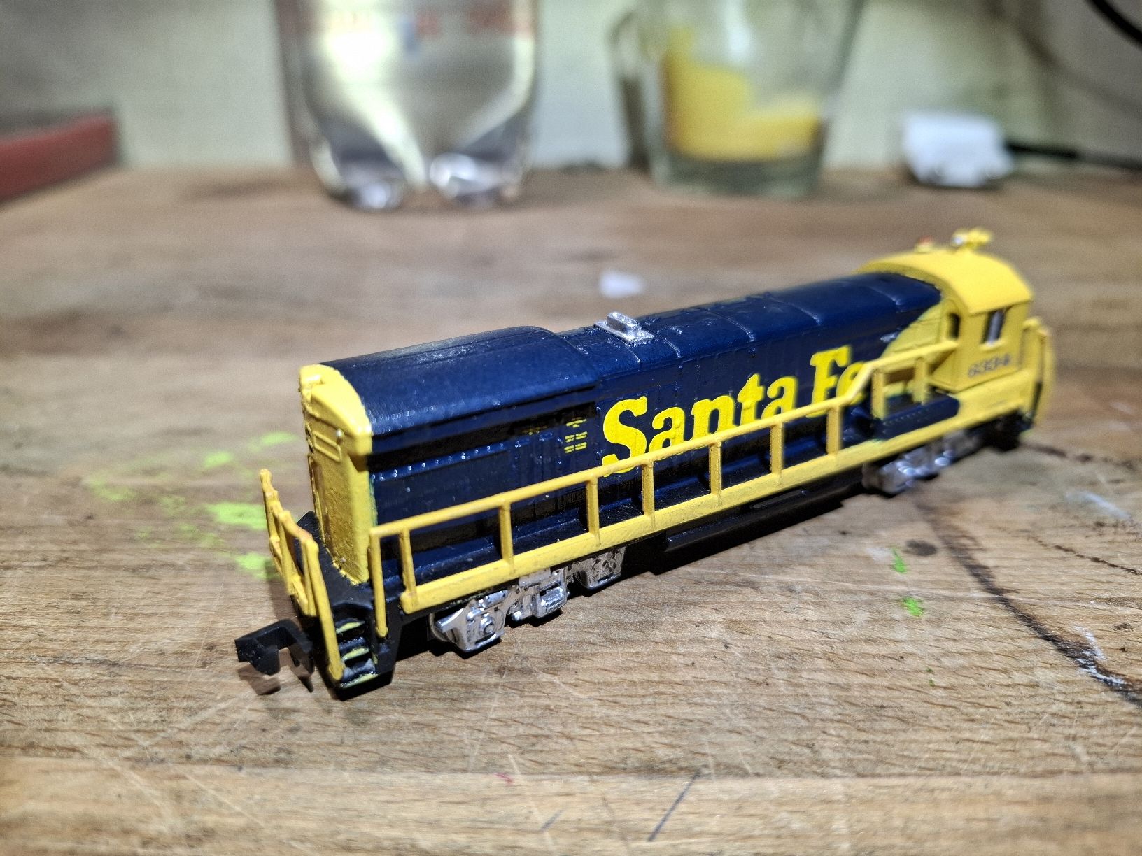 Modelleisenbahnen: Spur N Diesellok Santa Fe 6334 – Gebraucht aus Flaach von maniv6 1