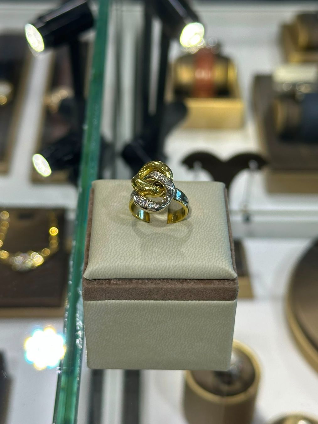 Bagues: 18 Karat - 750 Bicolor Ring mit Diamanten – D'occasion à Zürich par StargoldJewellery