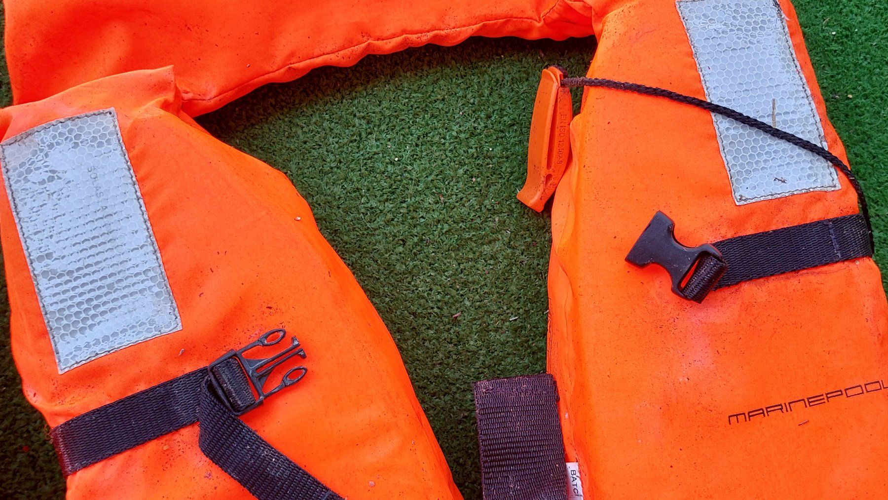 Gilets de sauvetage: Rettungswesten – D'occasion à Bollingen par Jan07 3
