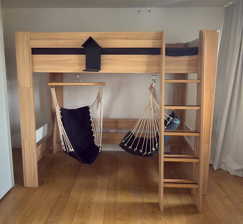 Betten: Hochbett mit 2 Hängesesseln & Leiter Röhr – Gebraucht aus Regensberg von Chura