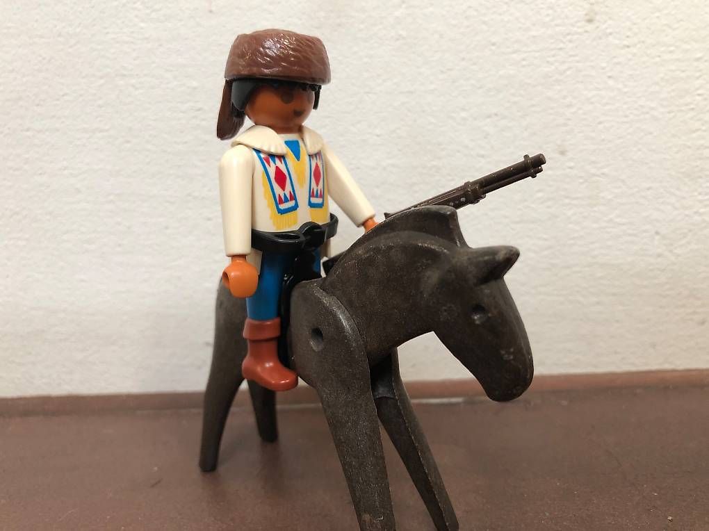 Spielzeuge: Playmobil Bär und Jäger – Gebraucht aus Madiswil von e4a 2