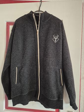 Warme Strickjacke mit Reissverschluss, Grösse L, Top!