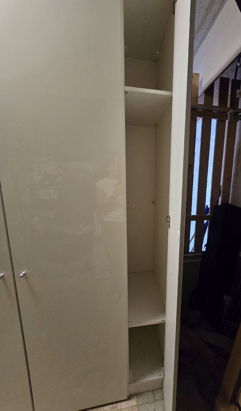 Armadi: Schrank 3 Türig – Usato da Arlesheim venduto da Topaz68 1