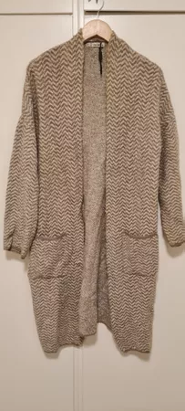 Langer Cardigan Proto Suit beige gemustert Grösse M neu