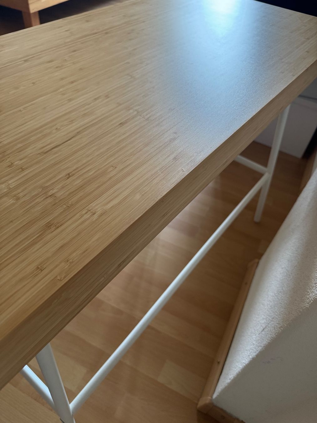 Ikea Scrivanie: Schreibtisch IKEA LILLASEN – Usato da Zürich venduto da ord_7whj 1