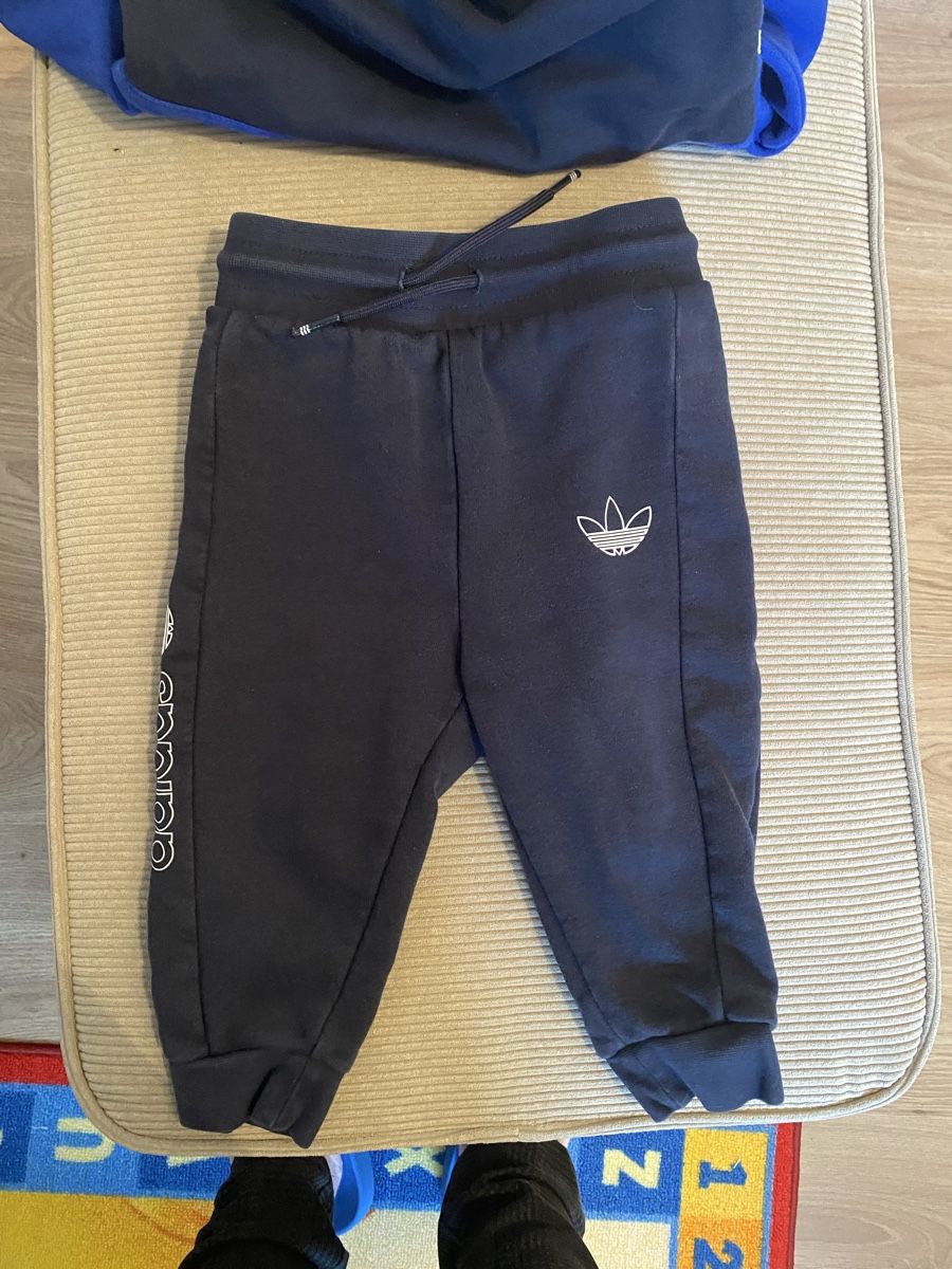Adidas Completi: Adidas Trainer Gr. 80 – Usato da Alberswil venduto da PAMA1901 1
