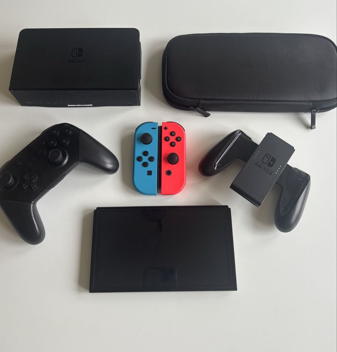 Nintendo Konsolen: Nintendo Switch OLED+Zubehör+Extra Pro Controller - Wie Neu – Gebraucht aus Birmensdorf ZH von alex89_zh