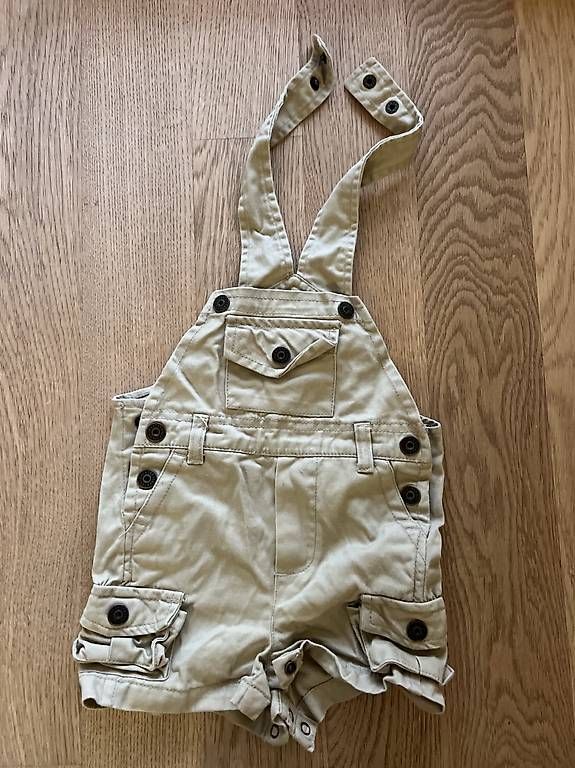 Pantaloni: Baby Latzhosen Gr. 62 – Usato da Rothenburg venduto da Isopot