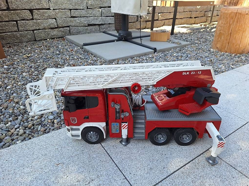 Spielzeuge: Feuerwehrauto – Gebraucht aus Dürnten von jouxrouge 1