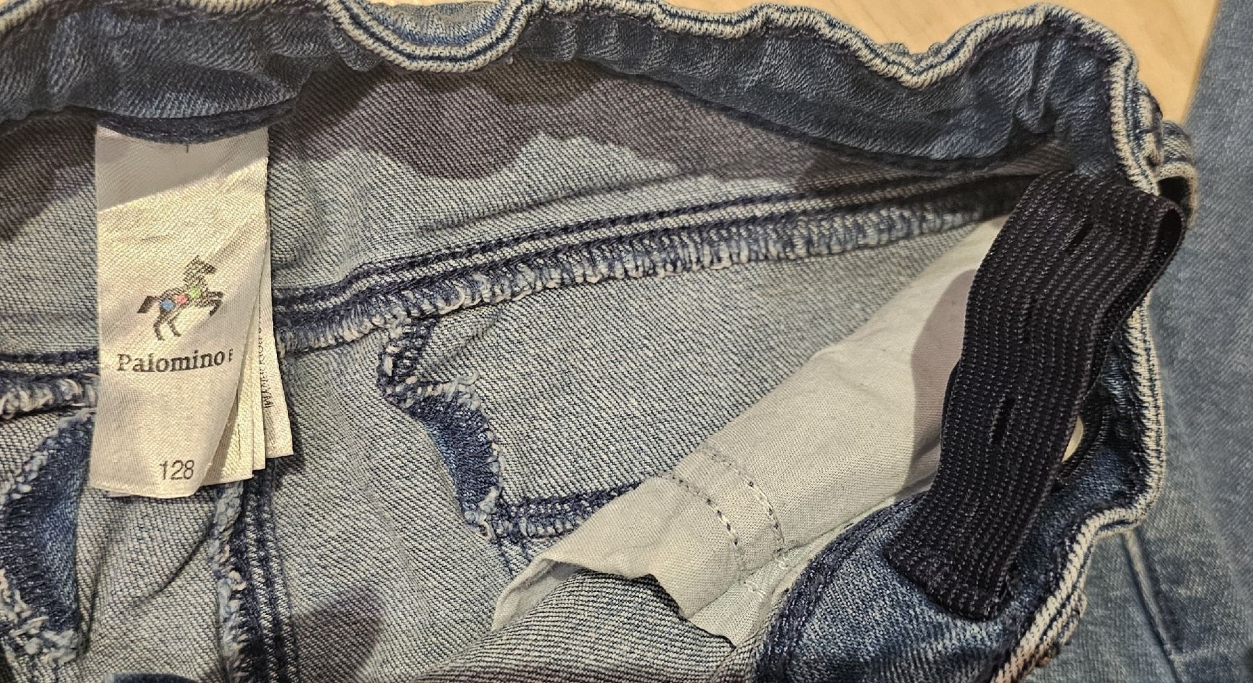 Pantaloni: Lässige Kinder-Jeans – Usato da Fehraltorf venduto da Sumin 2