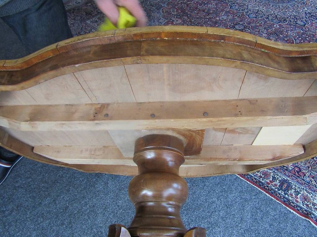 Tische: Schach Tisch Nussbaum oval antik – Gebraucht aus Herzogenbuchsee von Winigo 3