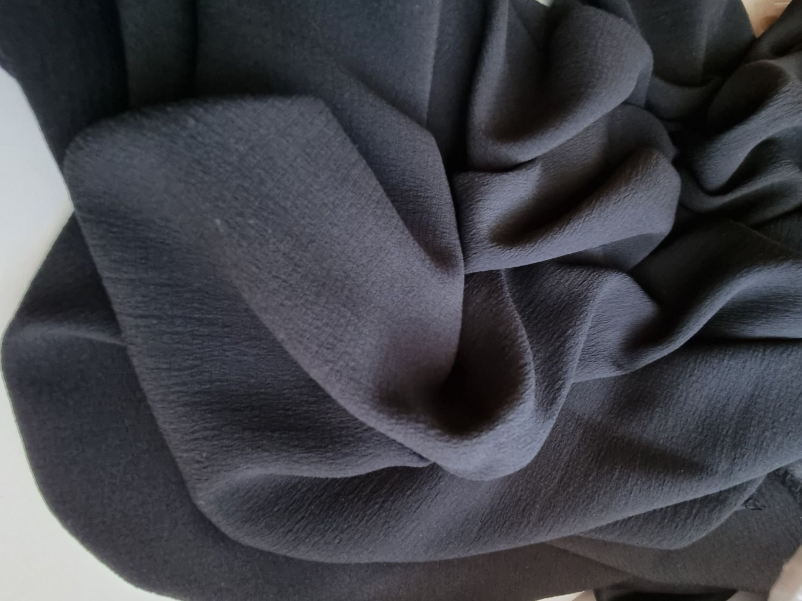 Tessuti: Stoff Seiden Crepe schwarz – Nuovo e nell'imballaggio originale da geroldswil venduto da Gumball1 1