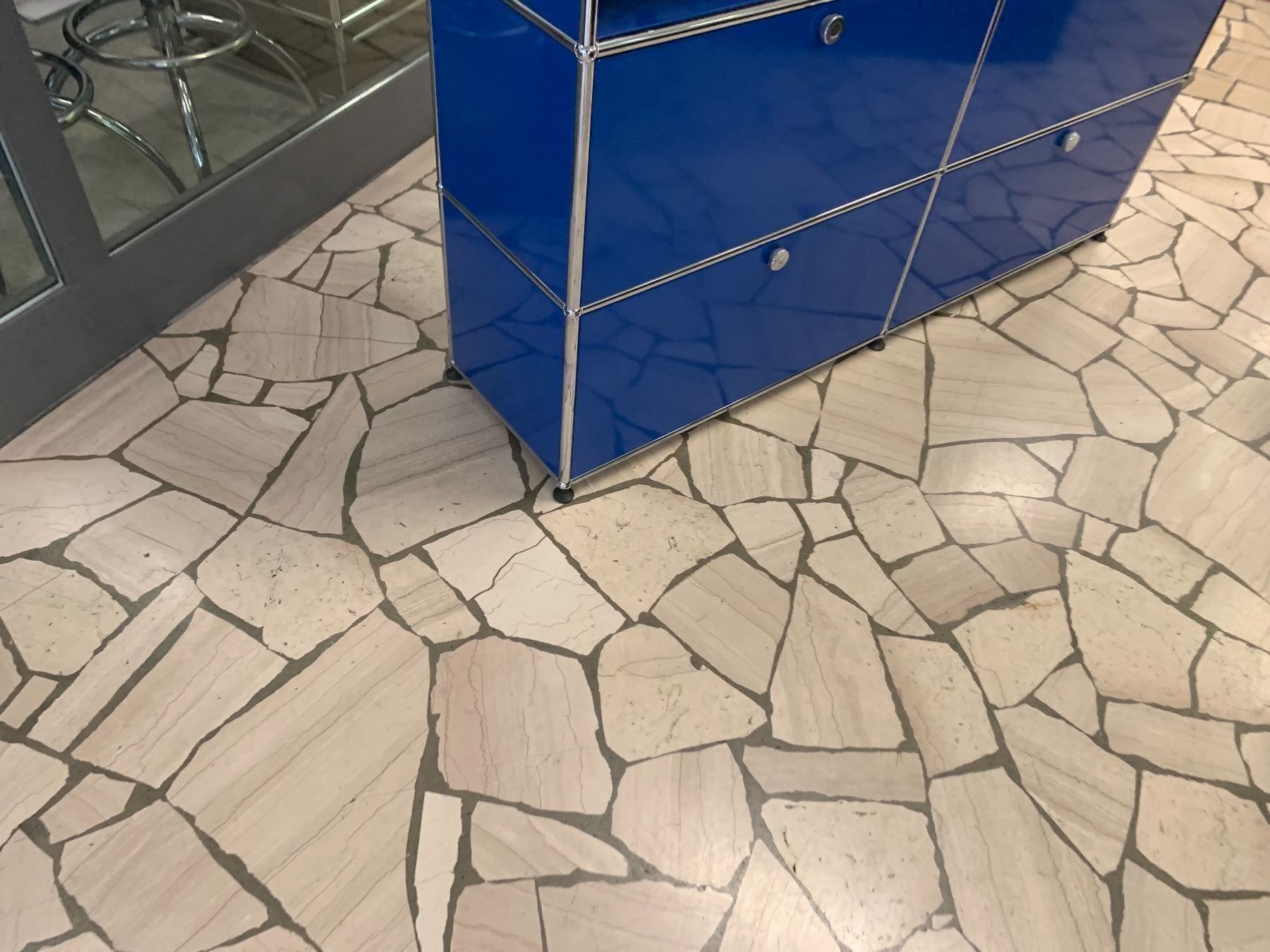 USM Scaffali: USM Highboard Blau Lieferung Gratis – Usato da Thun venduto da Thuno6 1