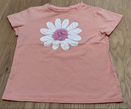 Süsses Sommer-T-Shirt mit Blumen-Applikation, Gr. 110/116