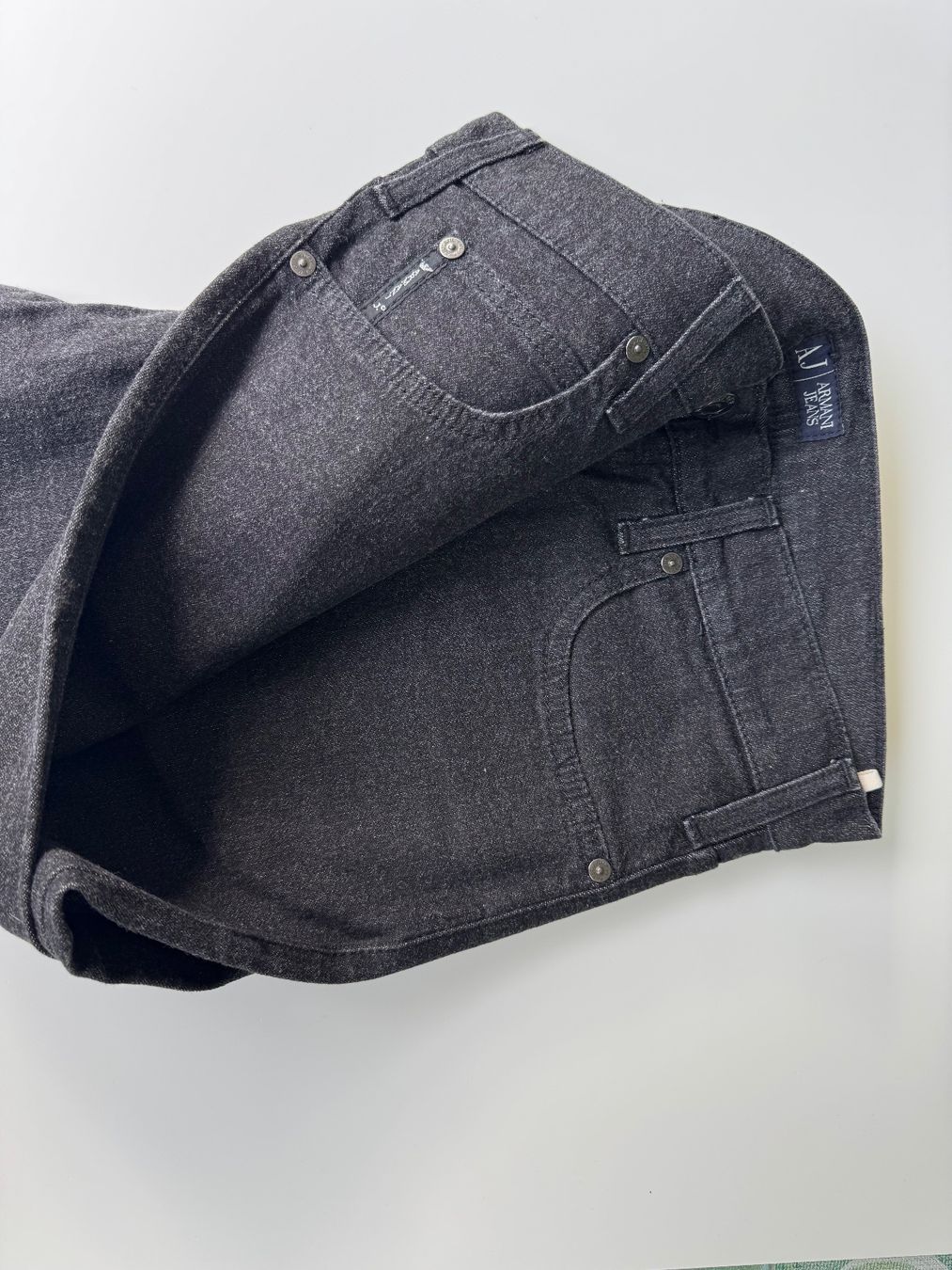 Armani Jeans: Armani Jeans, Herren, Grösse 31, schwarz – Nuovo (secondo la descrizione) da Luzern venduto da Cabriolet 1