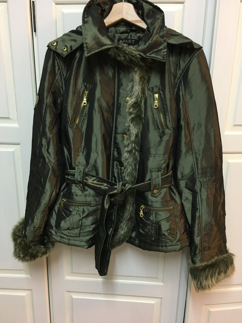 Giacche: APART Jacke, Gr.38, olivgrün – Usato da Arni AG venduto da Mimo007
