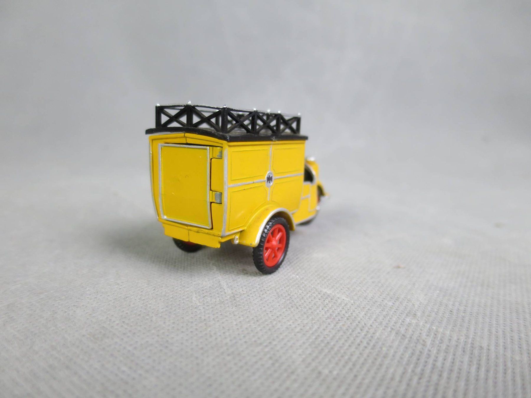 Modellini d'auto: Dreirad-Transporter, gelb – Usato da Zürich venduto da 1.Simon 4