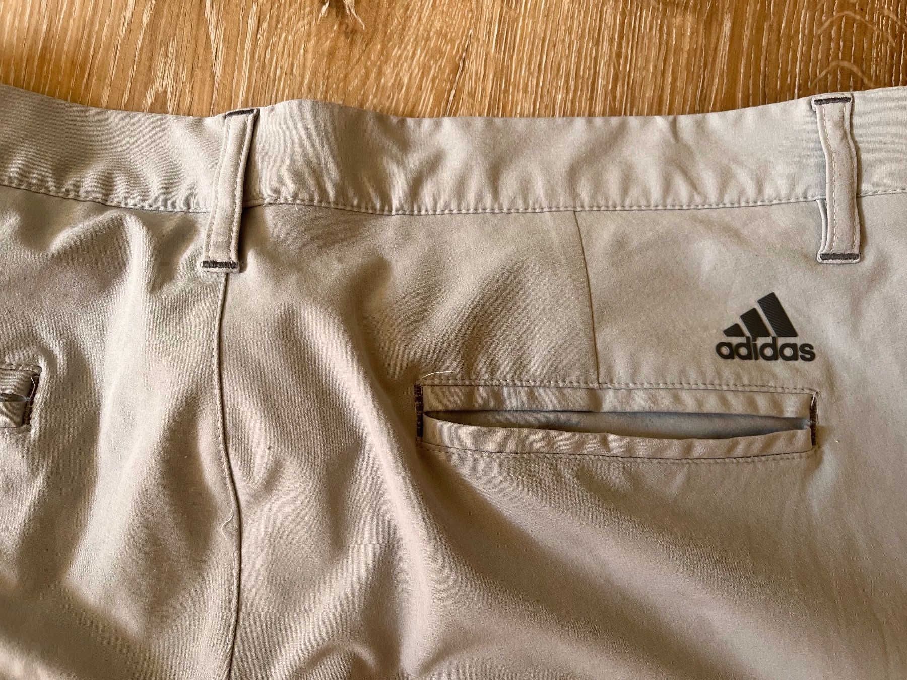 Adidas Pantaloni: Adidas Golfhose – Usato da Andermatt venduto da h_s_soulsurfer 3