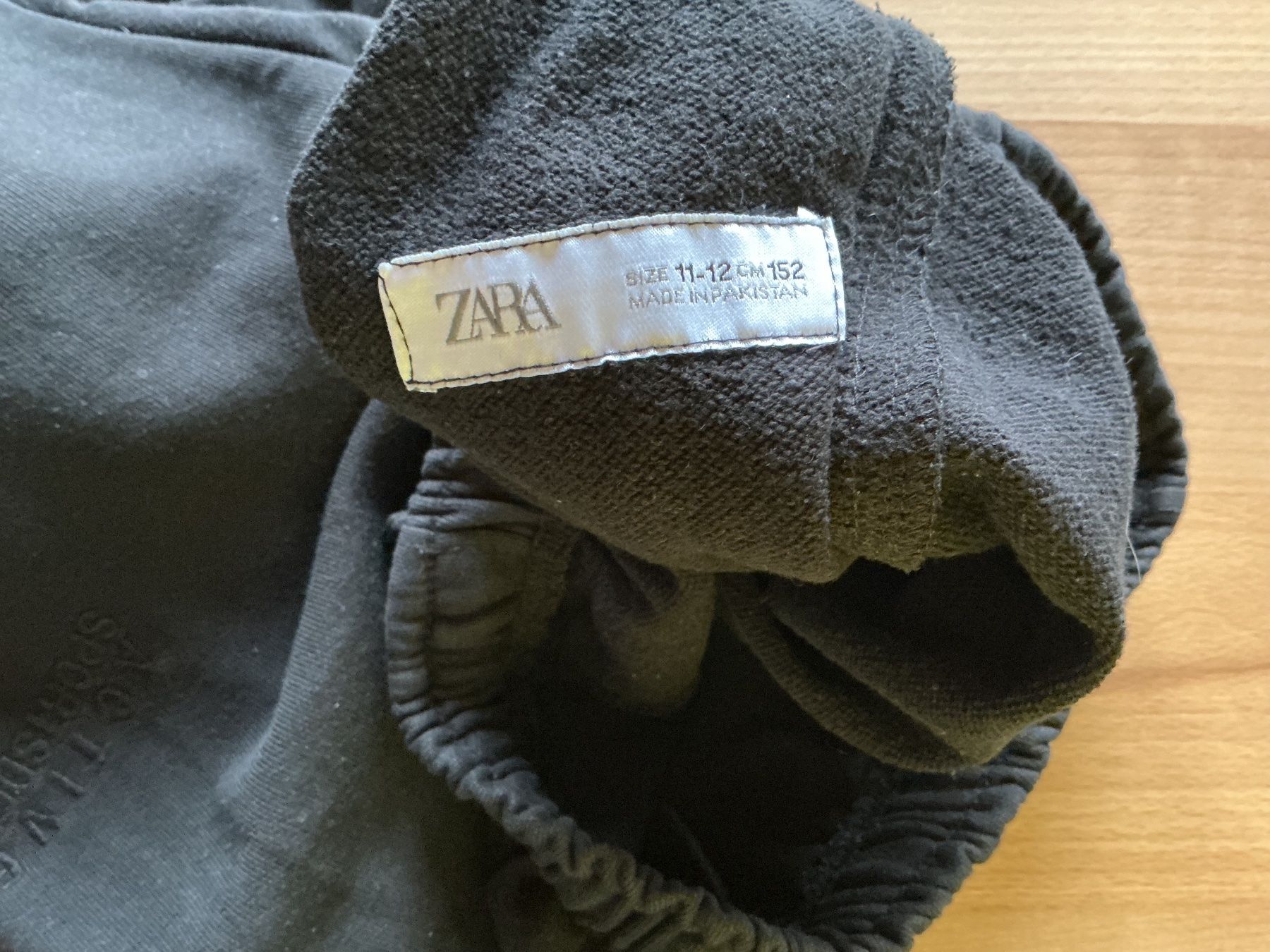 Zara Hosen: Trainerhose schwarz, Gr. 146/152, Zara – Gebraucht aus Schinznach Dorf von Balz1968 1
