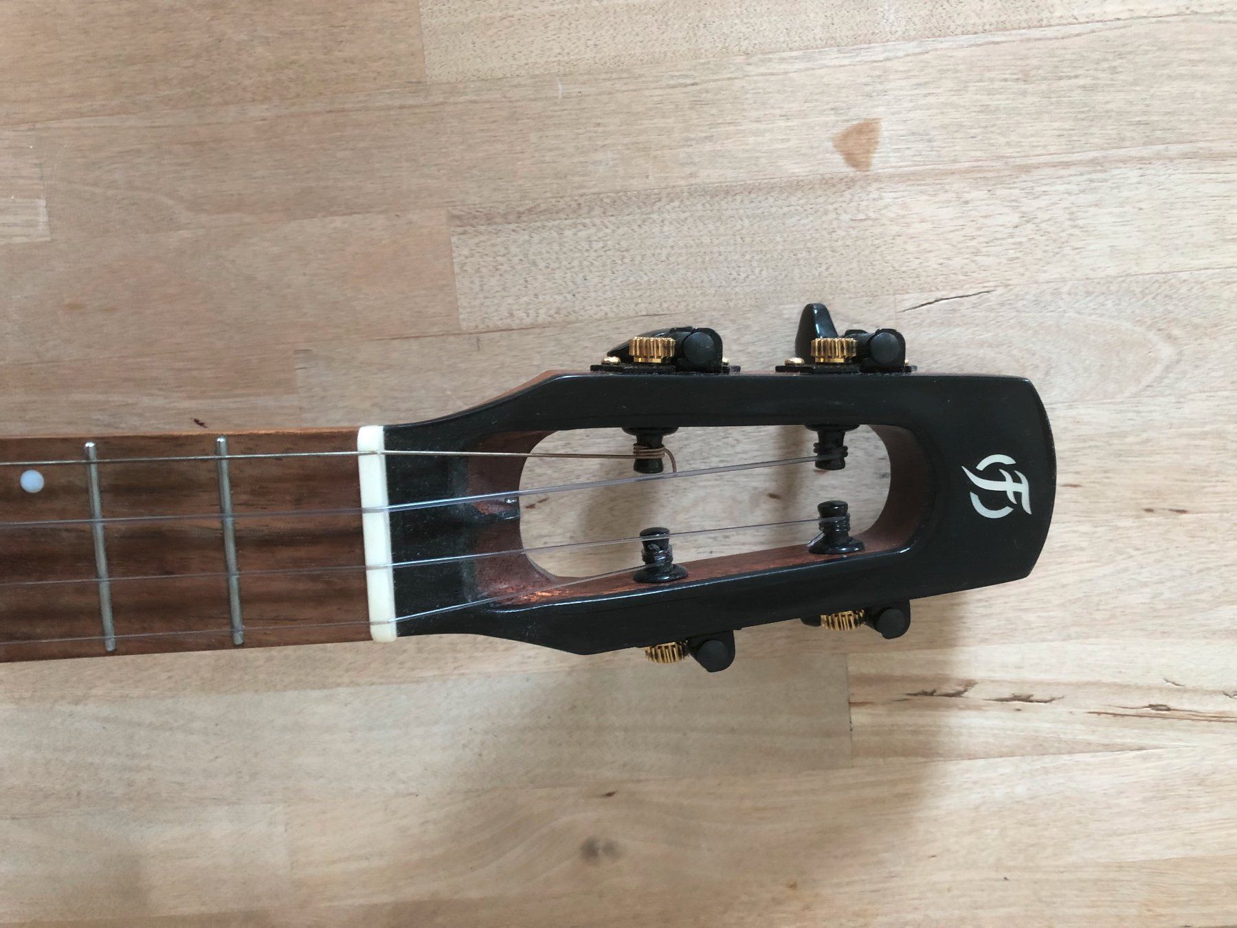 Strumenti musicali: Ukulele Flight Mustang Tenor EQ-A – Usato da Oberengstringen venduto da harburger 3