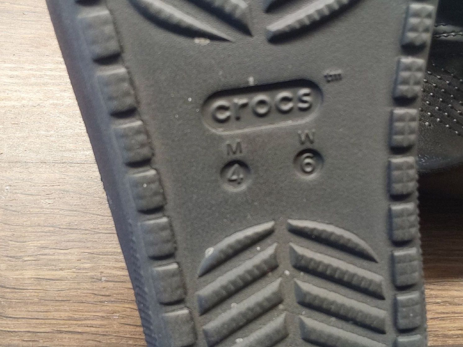 Crocs Scarpe da uomo: Crocs schwarz 40 – Nuovo (secondo la descrizione) da Köniz venduto da scopello12 3