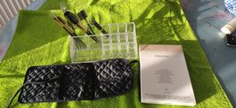 Kit de pinceaux avec étui NEUF, jamais utilisé! Parfait!