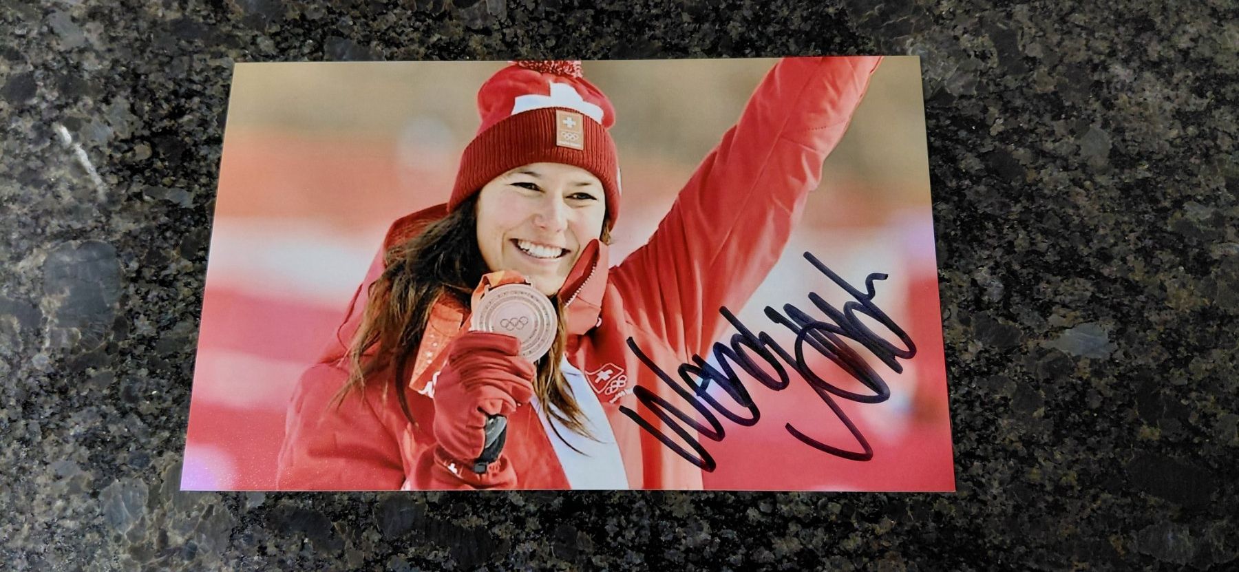 Autografi: Autogramm Wendy Holdener – Usato da Schmerikon venduto da Olympia04