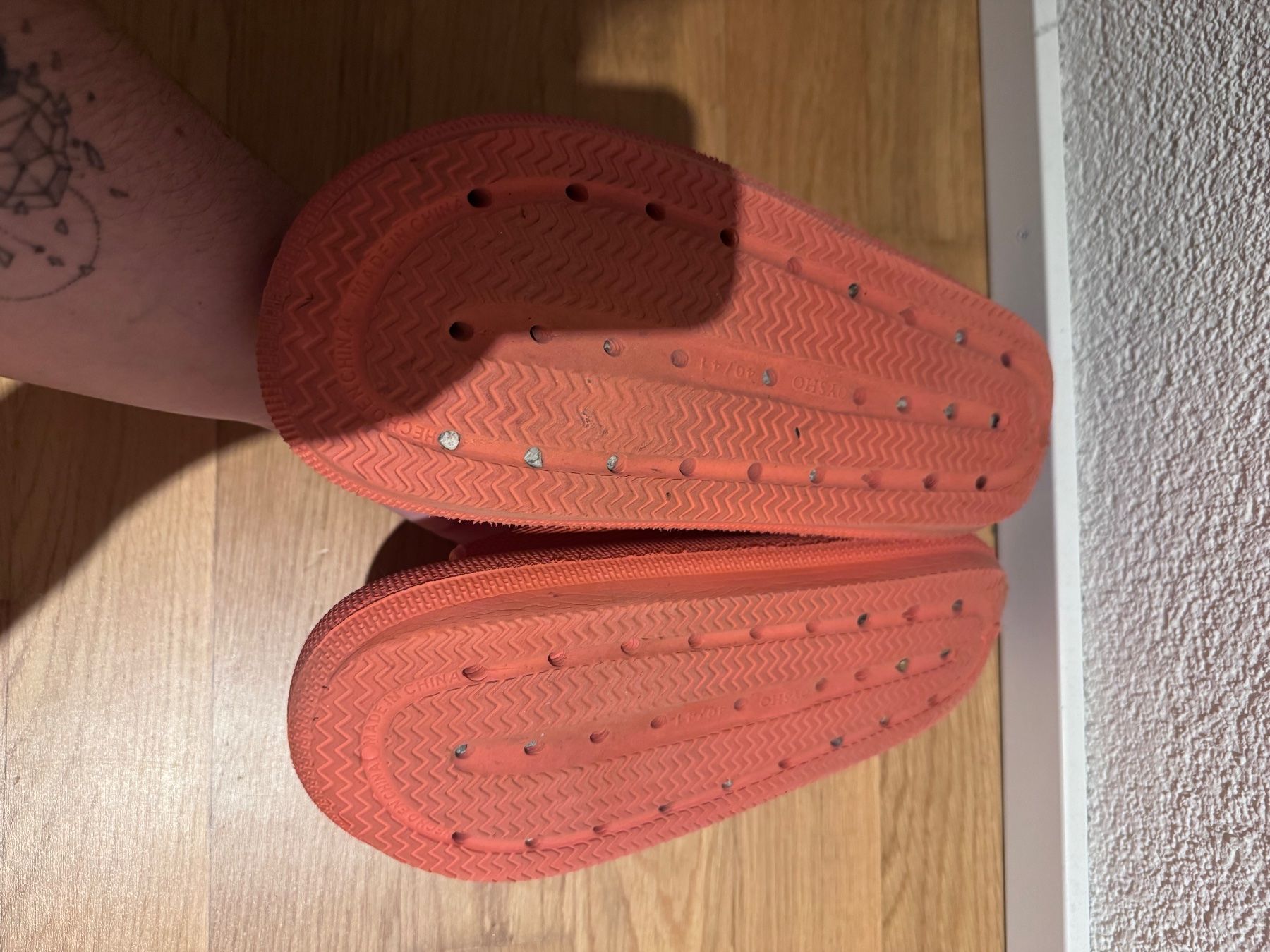Scarpe da uomo: Orange Badeschuhe 41 – Usato da Ostermundigen venduto da farfallina1606 1