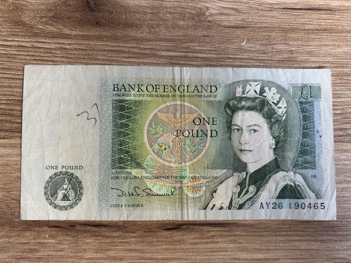 Banconote: England One Pound Note - AY26 190465 - – Usato da möhlin venduto da Caja1