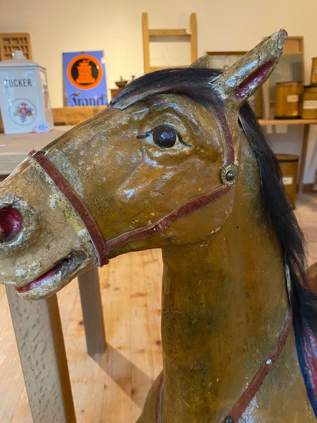 Jouets: Altes Schaukelpferd – D'occasion à Lenk im Simmental par gwustu 3