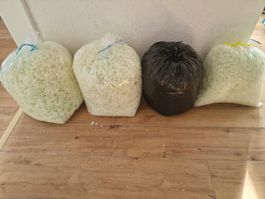 4 Säcke mit Schaumstoffflocken für Füllung