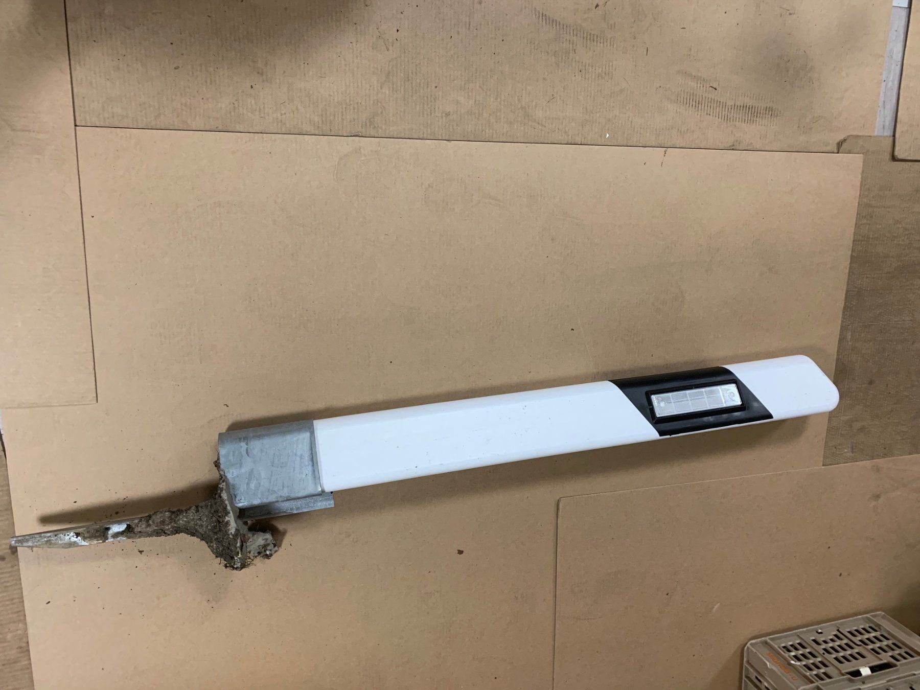 Recinzioni: Strassenpfosten mit Aufsatz 120cm – Usato da Aarburg venduto da Ricardolager