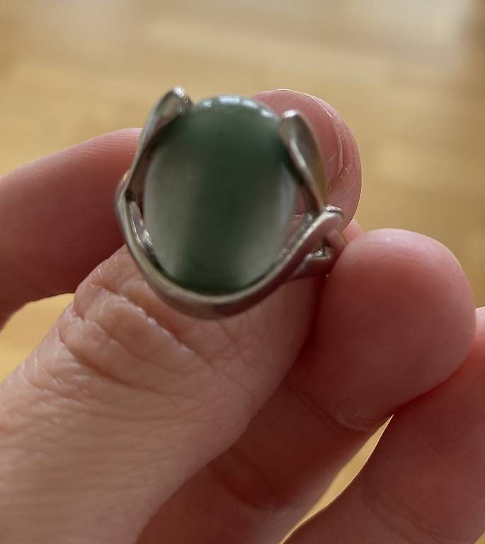 Anelli: Ring silberfarben mit grünem Stein  Vintage/Boho Stil – Usato da Zürich venduto da emw_cpq8 2
