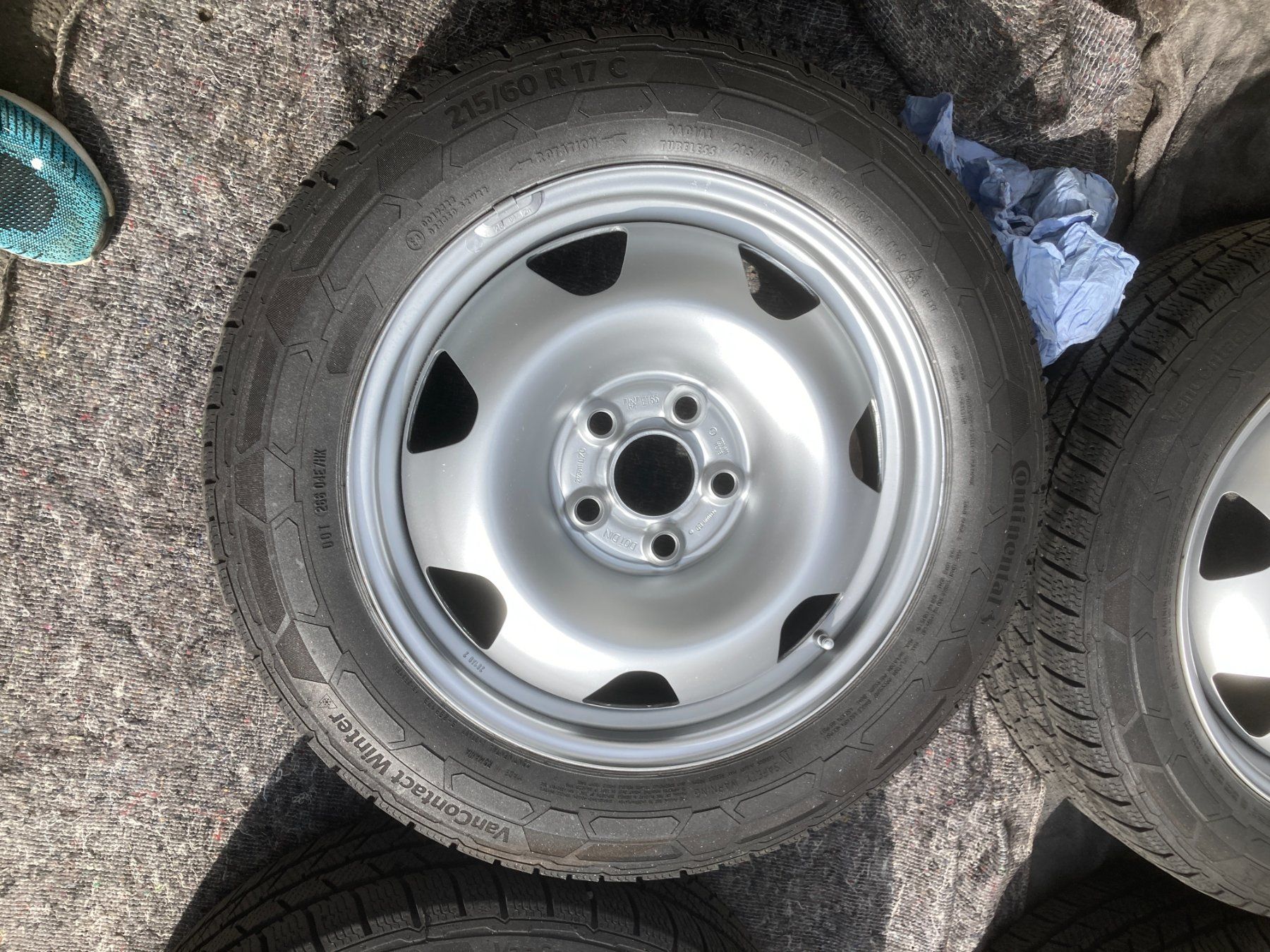 Continental Pneumatici & Ruote complete: VW T6 Multivan Winterräder 215/60R17 Continental – Usato da Cham venduto da Cham6332 1