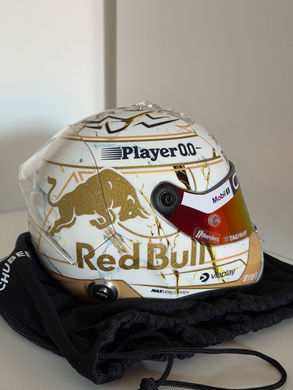 Autographes: Max Verstappen signed mini helmet – D'occasion à Lumino par mar_9pn2 2