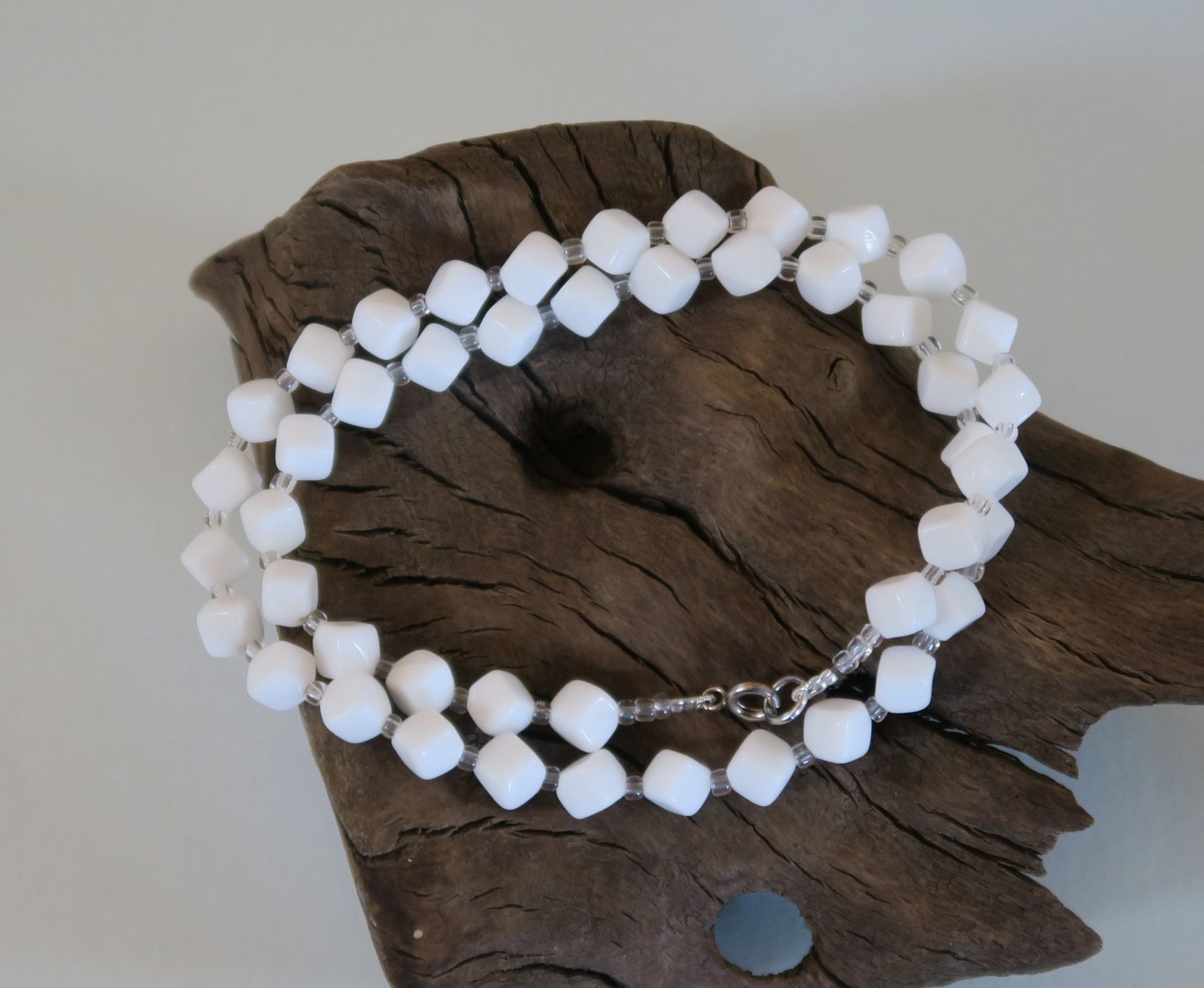 Catenine: Glasperlenkette weiss – Usato da Brittnau venduto da marlenestone 3