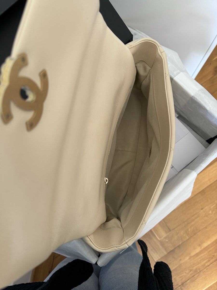 Chanel Borse da donna: Chanel 19 – Nuovo (secondo la descrizione) da Solothurn venduto da Vintage87 5