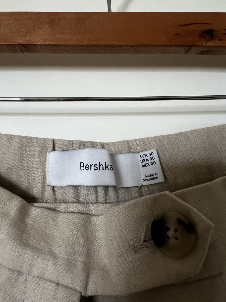 Bershka Pantaloni: Stoffhose sand von Bershka – Nuovo (secondo la descrizione) da Schlieren venduto da mle_lws6 1
