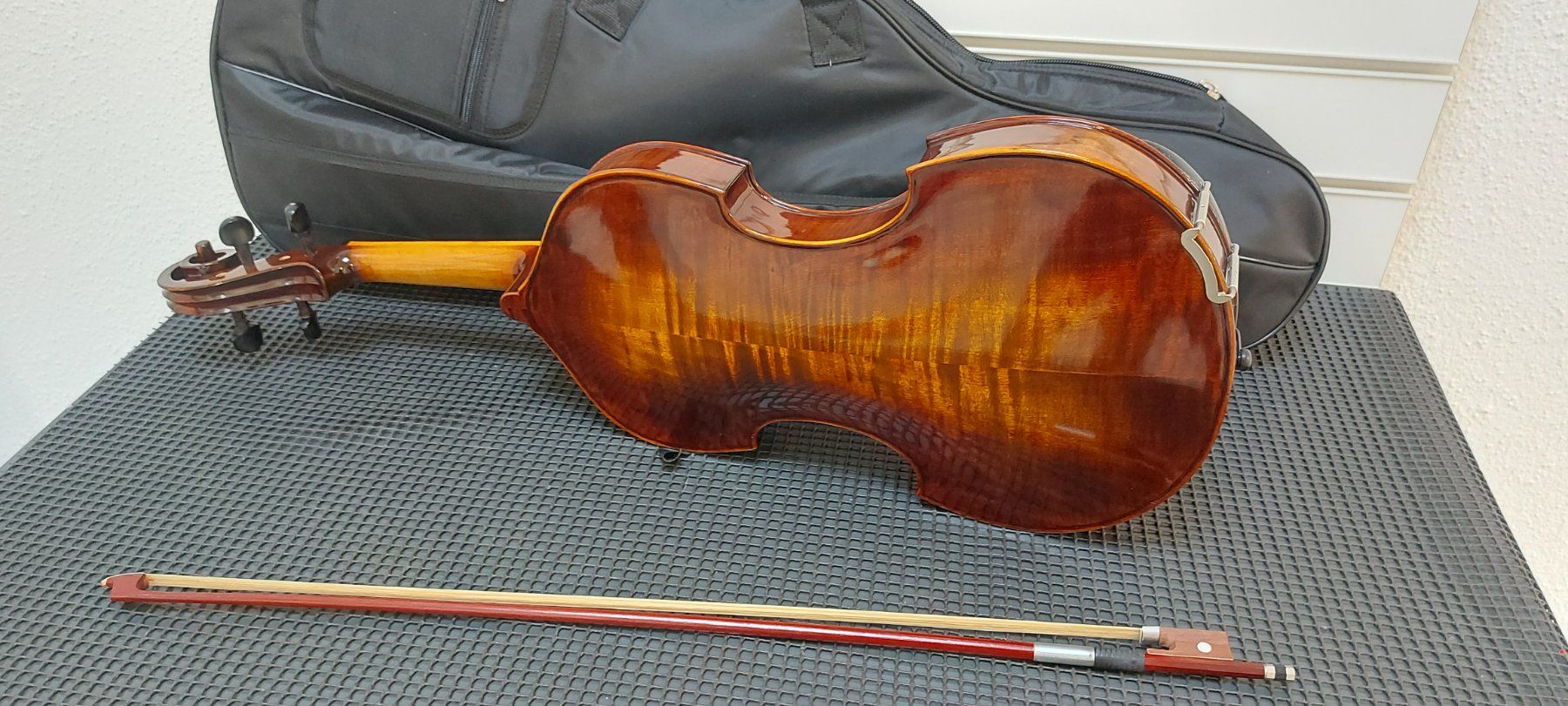 Musikinstrumente: 4/4 Viola Extra Gross inkl.bag und bogen , neuwertig – Neu (gemäss Beschreibung) aus Glattbrugg von Swissmusik 5