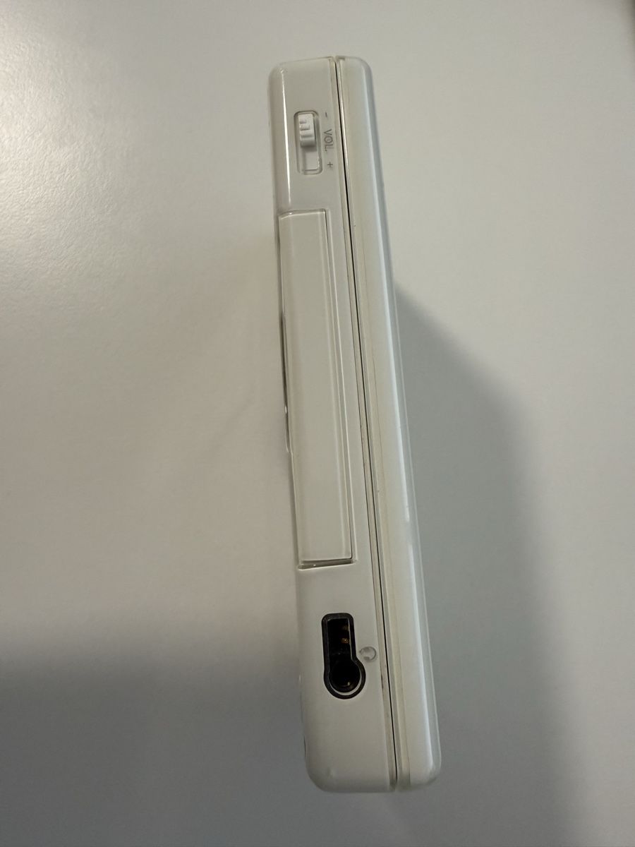 Nintendo Giochi: Nintendo DS Lite + 8 spiele – Usato da Villaz-St-Pierre venduto da AuctionWonFor3 4