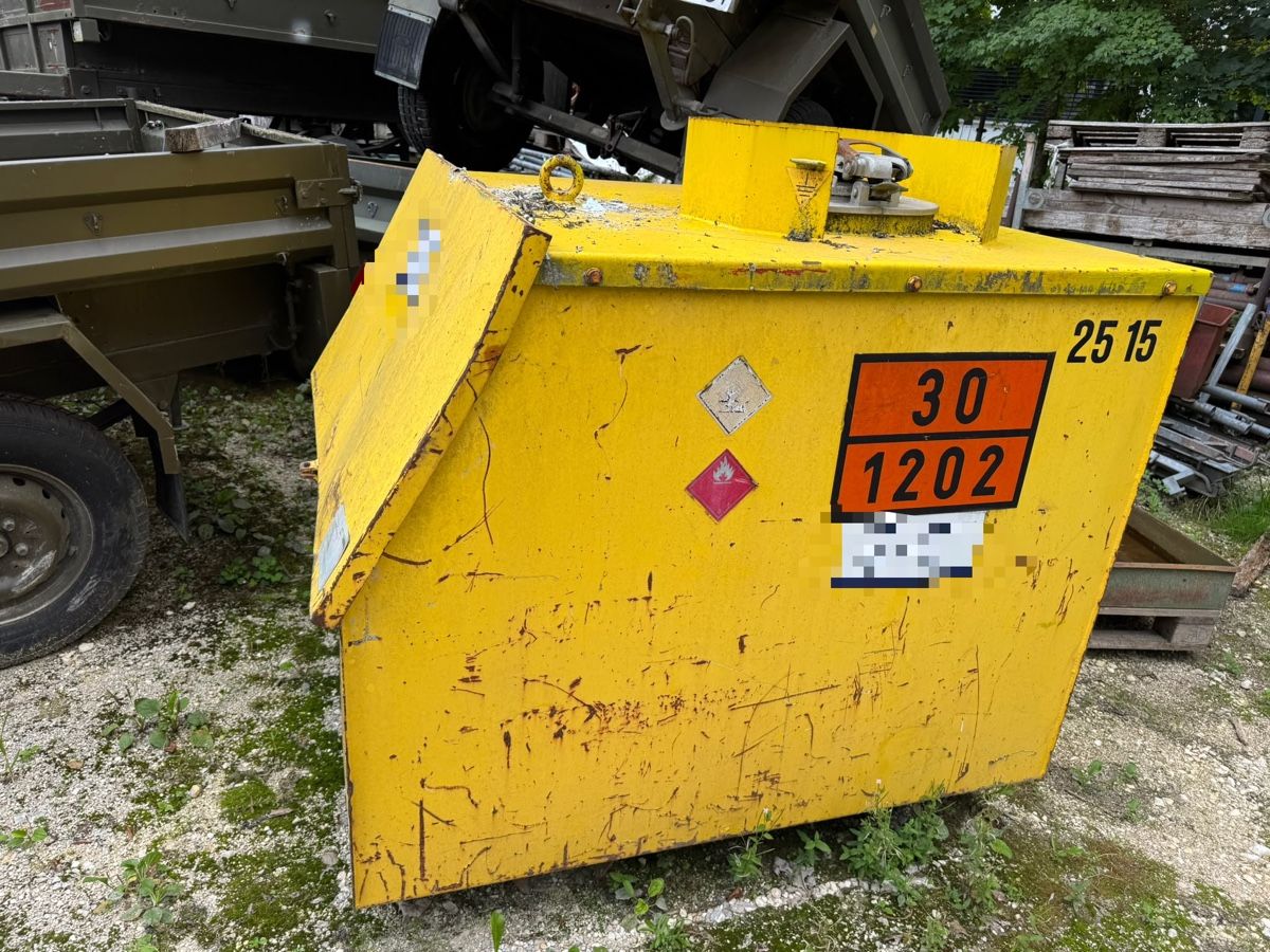 Accessori per altri veicoli: Citerne à diesel  – Difettoso da Brislach venduto da Lea_bggmbh