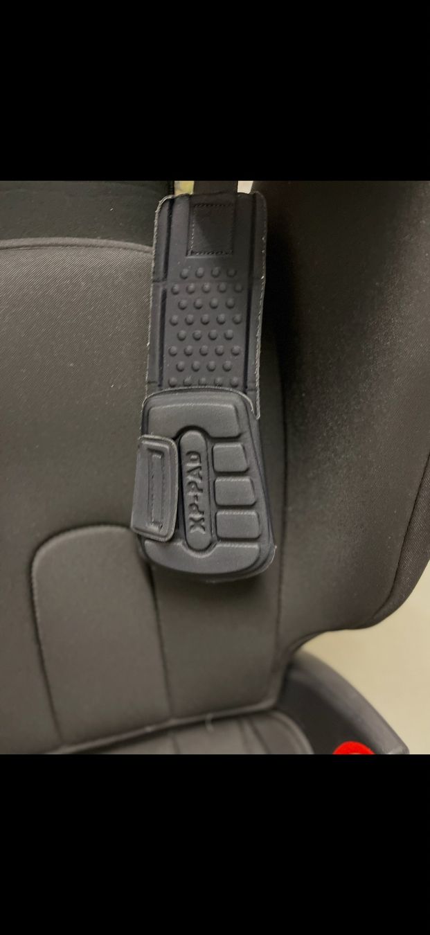Britax Römer Seggiolini per auto: Britax Römer Kindersitz mit XP-PAD – Usato da Kilchberg ZH venduto da TanniTanni 1
