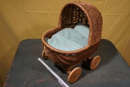 Kleiner Puppenwagen