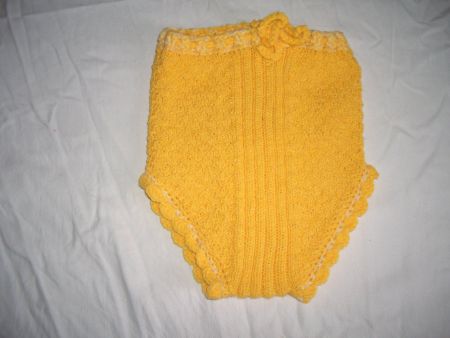 Gestrickte Hose gelb Grösse ca.68 neu
