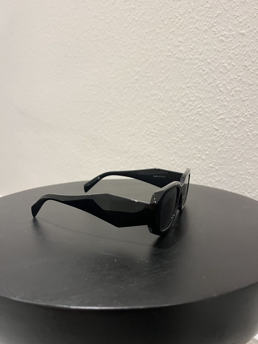 Occhiali & Lenti: Black sunglasses – Nuovo (secondo la descrizione) da Pully venduto da ari_78pk 1