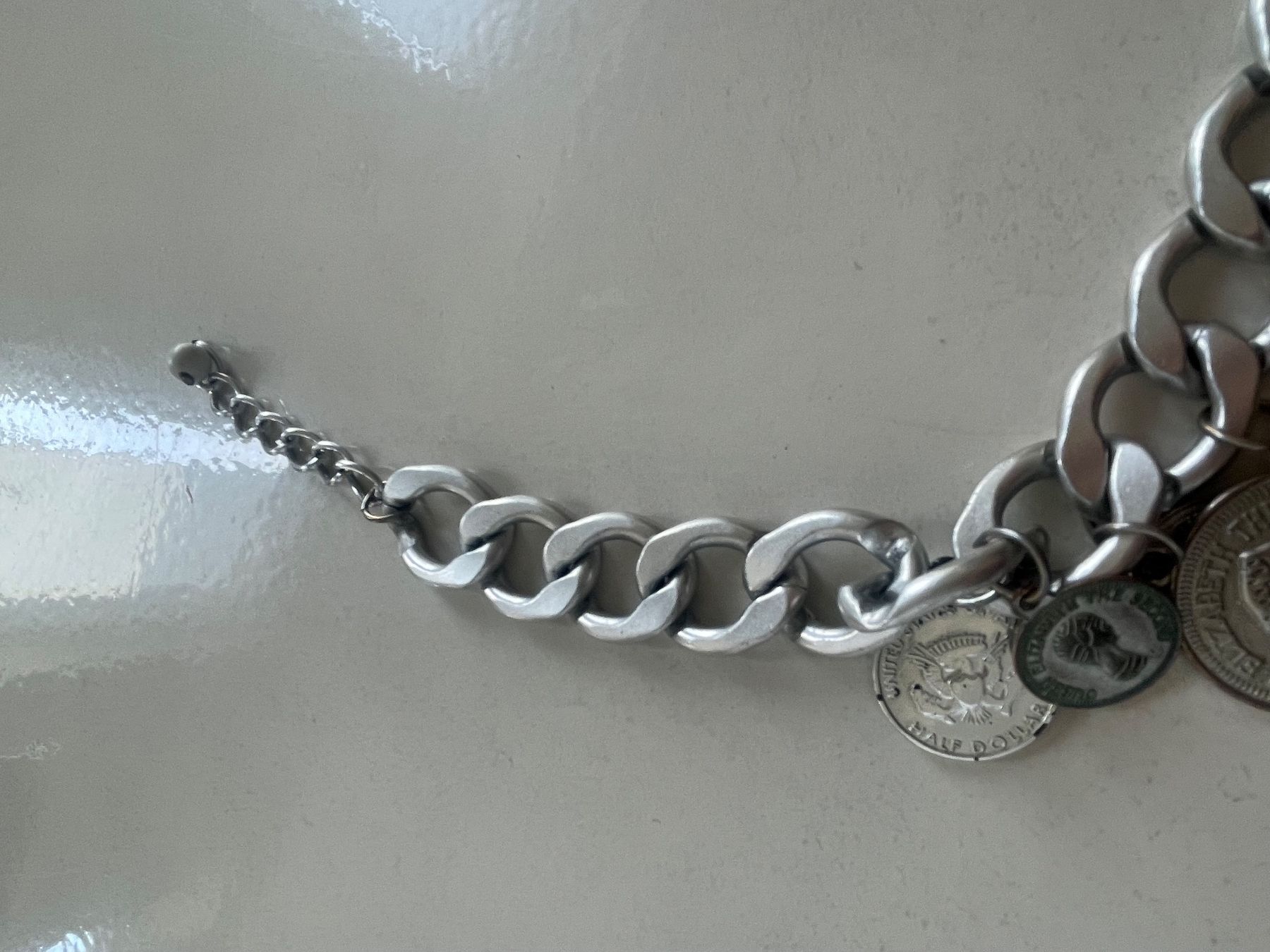 Catenine: Collana - Bracciale con pendenti a moneta – Usato da Minusio venduto da Pink222 1