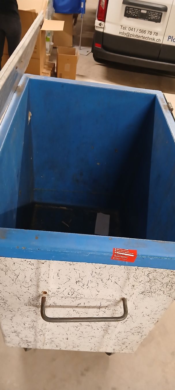 Eléments de bureau: Abfallcontainer – D'occasion à Boswil par S.Bieri12 4