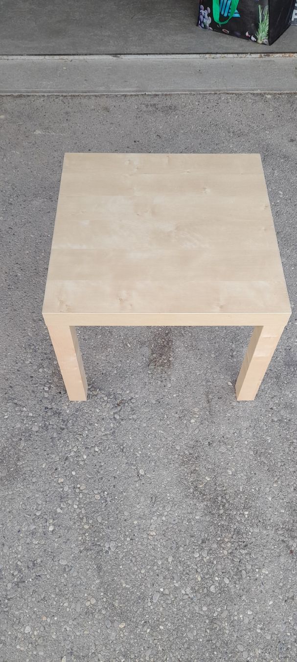 Ikea Tavoli: Table ikea carrée  – Usato da Gals venduto da Ben-j 2