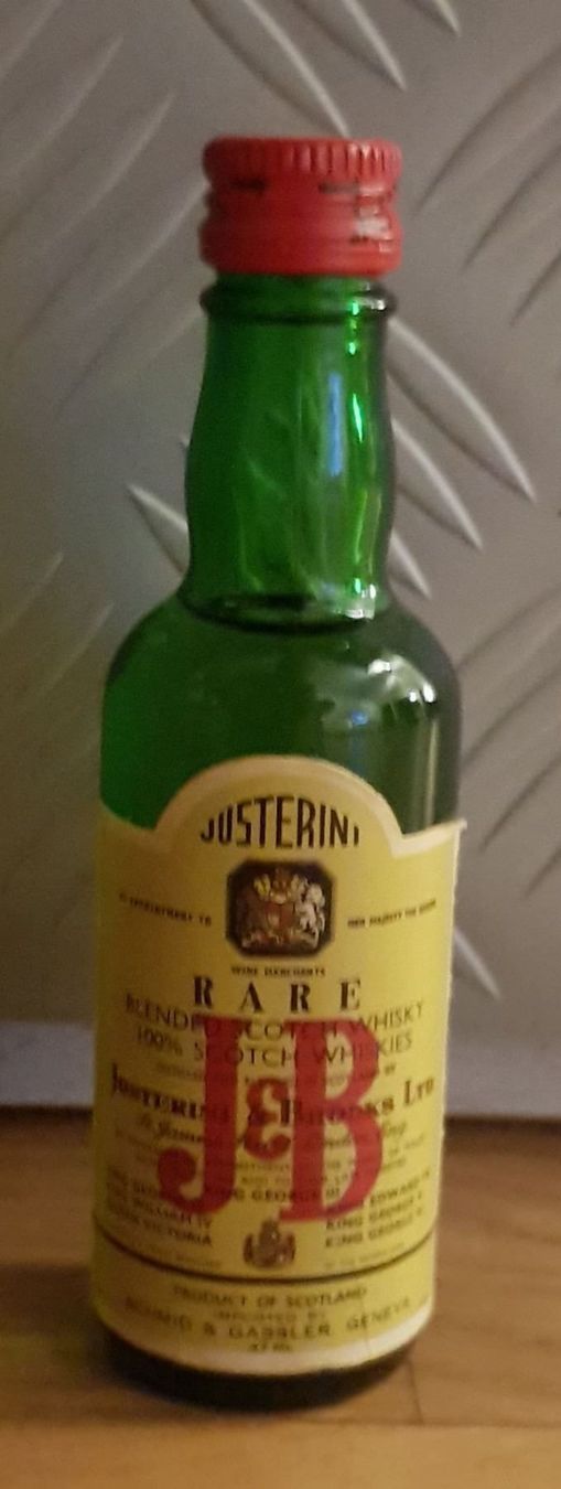 Spirituosen: J&B Rare Blended Scotch Whisky – Neu (gemäss Beschreibung) aus Emmenbrücke von Herzog07